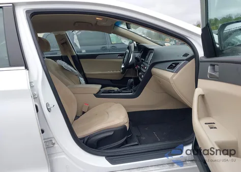 2019 Hyundai Sonata Se z USA, uszkodzony, nr VIN 5NPE24AF2KH819219